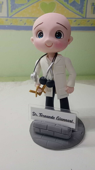 Toy Colecionável Médico em Biscuit 3
