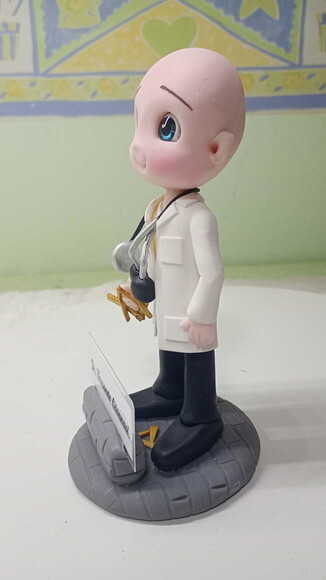 Toy Colecionável Médico em Biscuit 3