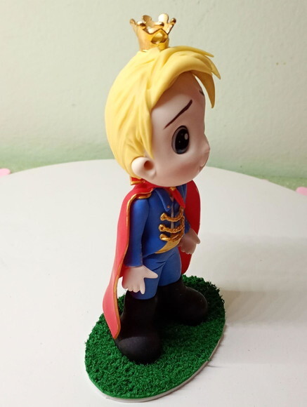 Toy Colecionável Príncipe em Biscuit.