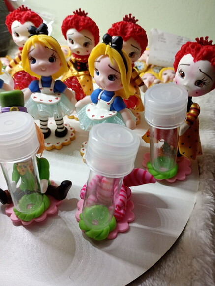 Tubetes Alice no Pais das Maravilhas em Biscuit (8 Cm)