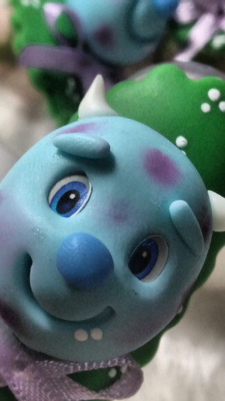 Tubetes Sully Monstros S/a