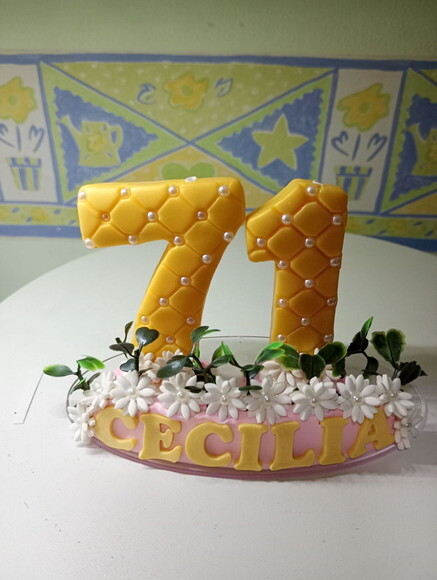 Vela Personalizada 71 Anos em Biscuit