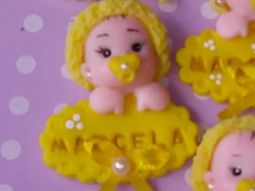 30 Lembrancinhas Bebê com Plaquinha Biscuit