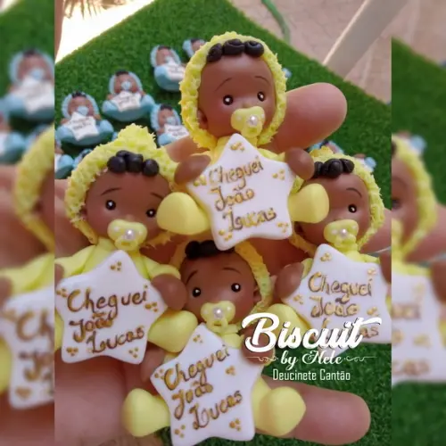 30 Lembrancinhas Bebê Estrelinha Menino Moreno Biscuit