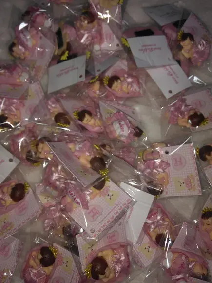 30 Lembrancinhas Bebê Realeza Menina Biscuit