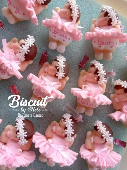 30 Lembrancinhas Bebê Soneca com Guirlanda Biscuit