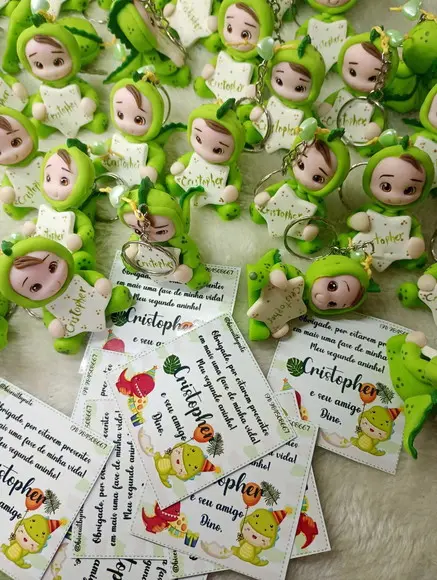 40 Chaveirinhos Bebê Fantasiado de Dinossauro em Biscuit
