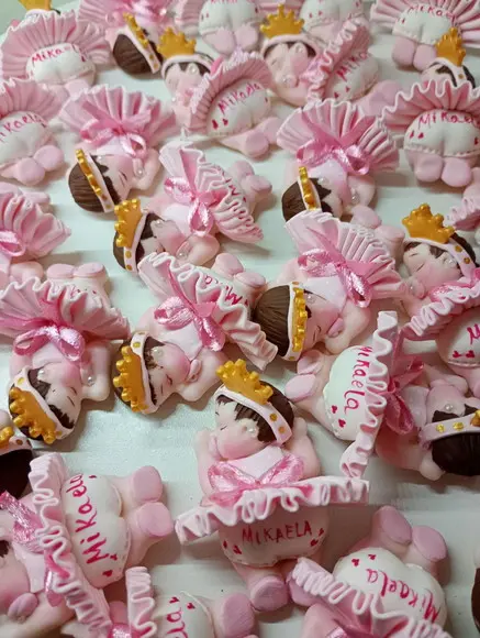 50 Lembrancinha Bebê Realeza em Biscuit