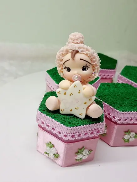 50 Lembrancinhas Bebê Estrelinha Menino e Menina em Biscuit