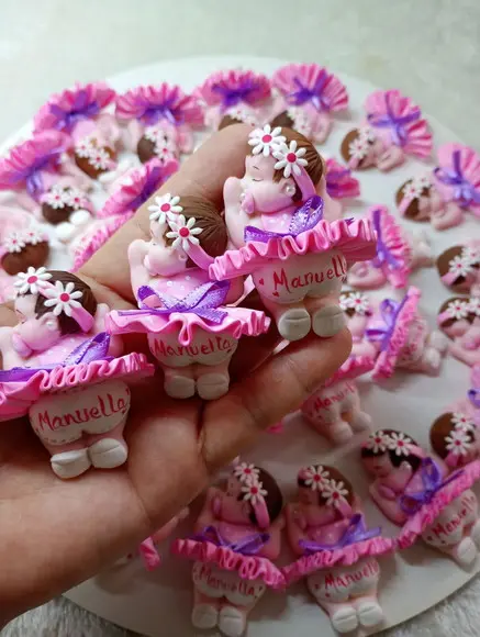 70 Lembrancinhas Bebê Guirlanda Biscuit