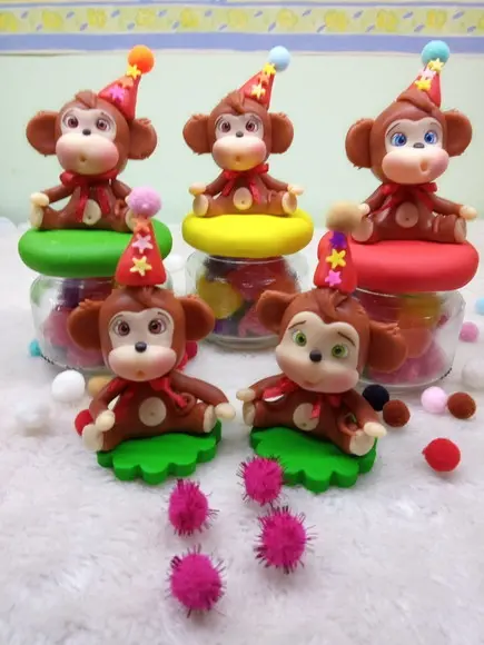 Apliques Circo Menino em Biscuit Macaquinho