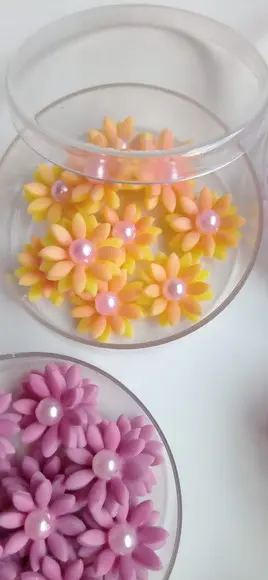 Apliques Mini Florzinhas de Biscuit