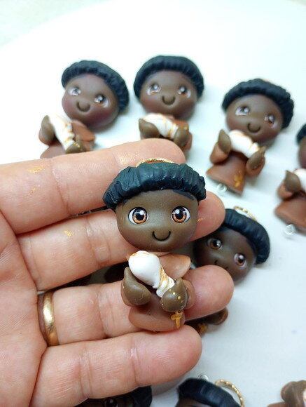 Apliques São Benedito em Biscuit