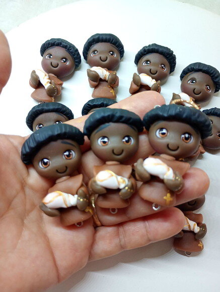 Apliques São Benedito em Biscuit