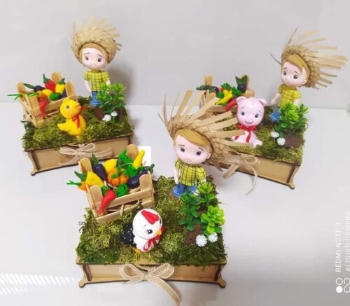 Caixinhas Cenário Fazendinha em Biscuit