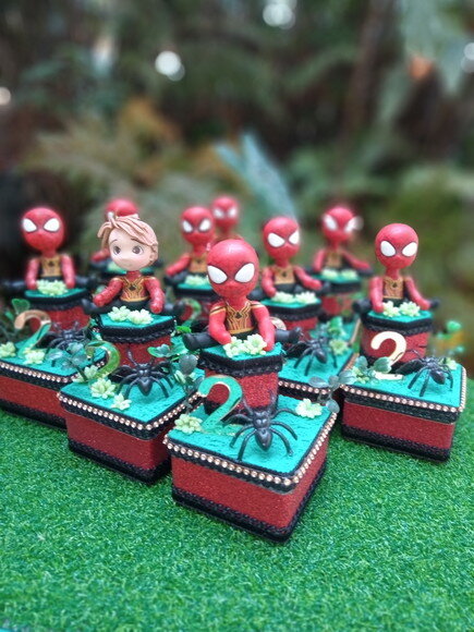 Caixinhas de Acrílico Duplo Luxo Homem Aranha em Biscuit