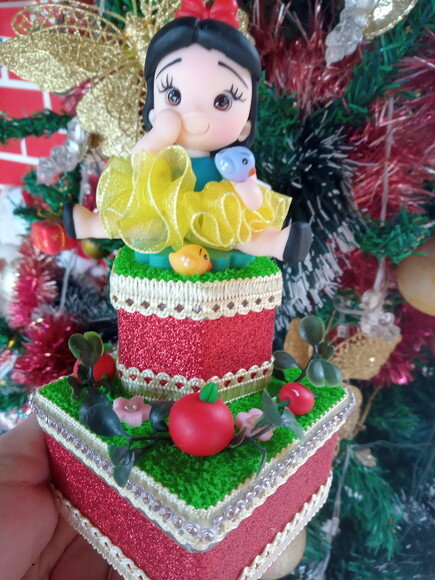 Caixinhas de Acrílico Duplo Luxo Princesa Branca em Biscuit