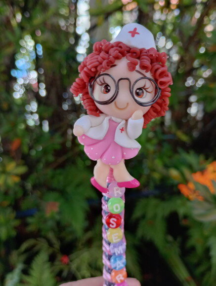 Caneta Enfermeira com Nome em Biscuit