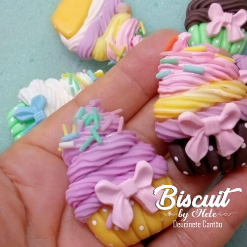 Cup Cakes em Biscuit
