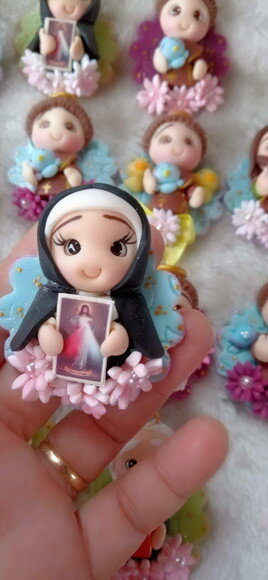 Ímã Santa Faustina em Biscuit