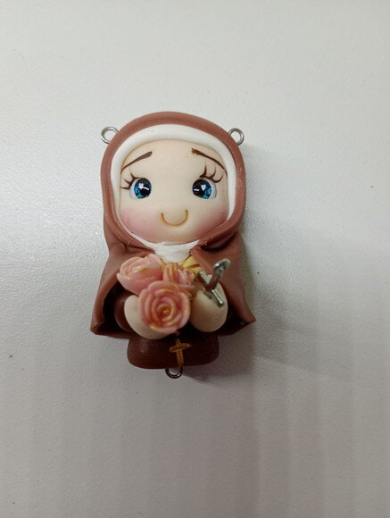 Ímãs de Geladeira Santa Terezinha em Biscuit