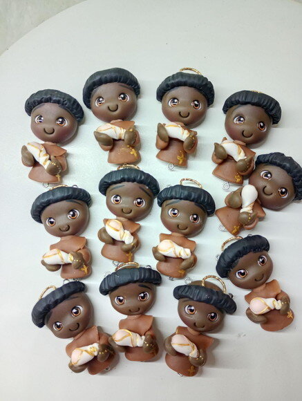 Ímãs São Benedito em Biscuit
