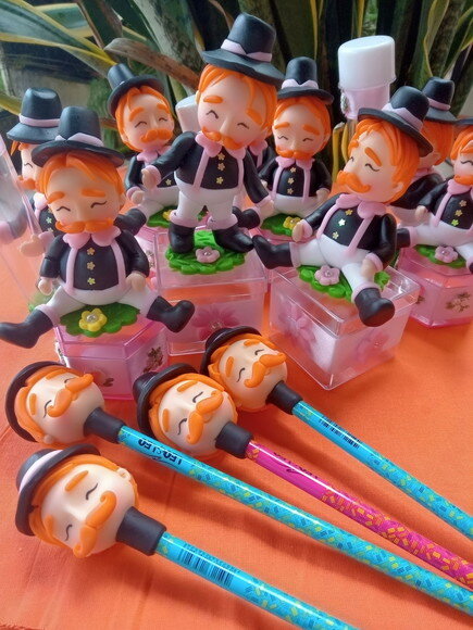 Kit Lembrancinhas Mundo Bita em Biscuit