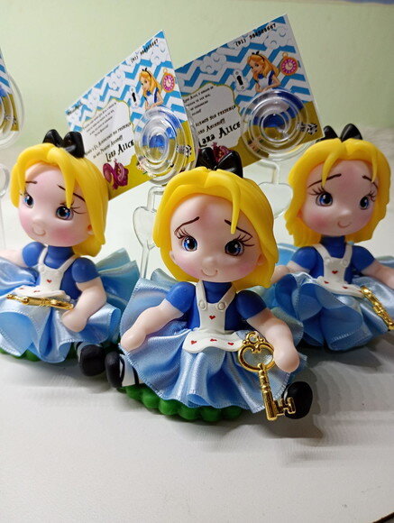 Kit Lembrancinhas e Apliques Turma da Alice em Biscuit