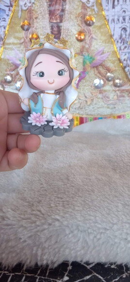 Nossa Senhora Rainha da Paz em Biscuit para Oratório