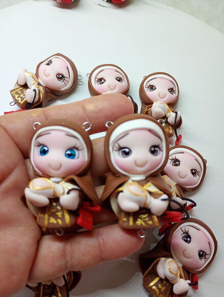 Pingentes Nossa Senhora do Carmo em Biscuit