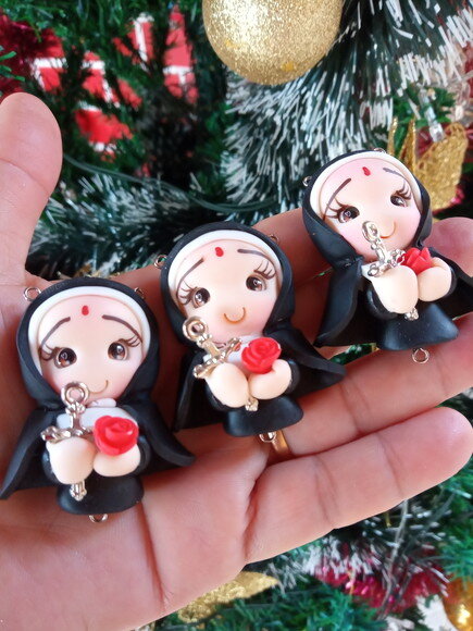 Pingentes para Terços Santa Rita em Biscuit