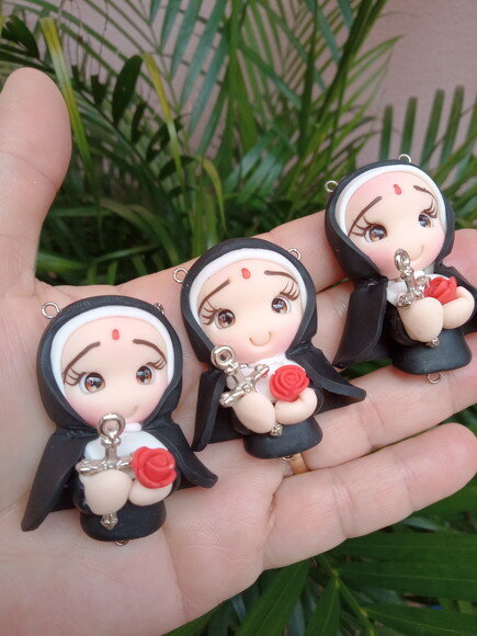 Pingentes para Terços Santa Rita em Biscuit