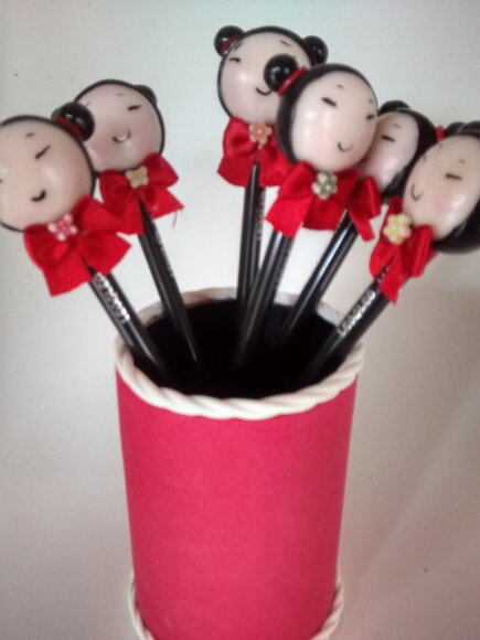 Ponteira de Lápis Pucca em Biscuit