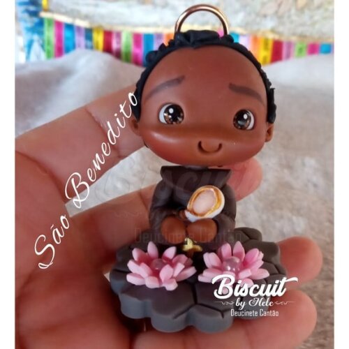 São Benedito em Biscuit para Oratório