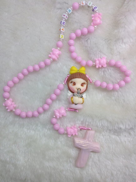 Terço Anjinha Rosa em Biscuit com nome