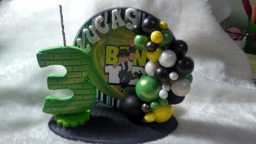 Topo Ben 10 em Biscuit