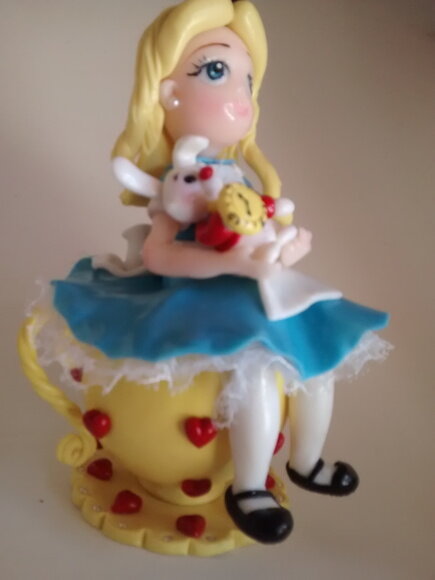 Topo de Bolo Alice na Xícara