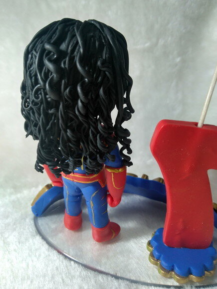 Topo de Bolo Capitã Marvel de Biscuit