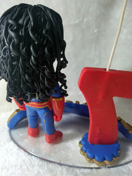 Topo de Bolo Capitã Marvel de Biscuit