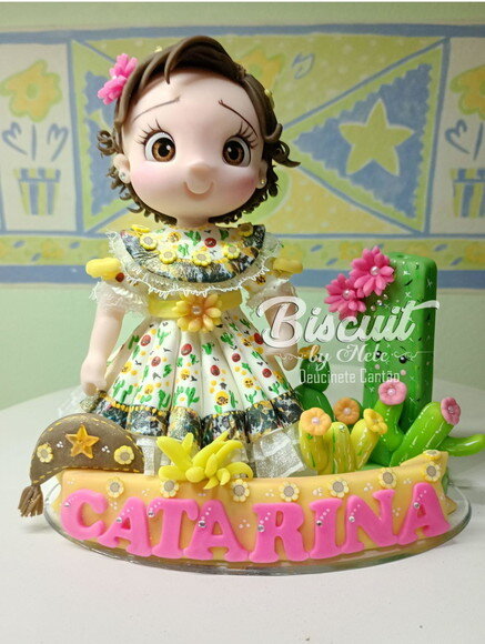 Topo de Bolo Maria Bonita em Biscuit