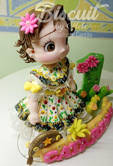 Topo de Bolo Maria Bonita em Biscuit