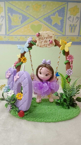 Topo de Bolo Menina no Balanço em Biscuit
