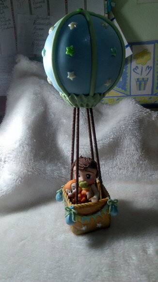 Topo de Bolo Menino Baloeiro em Biscuit