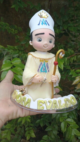 Topo de Bolo Personalizado Bispo em Biscuit