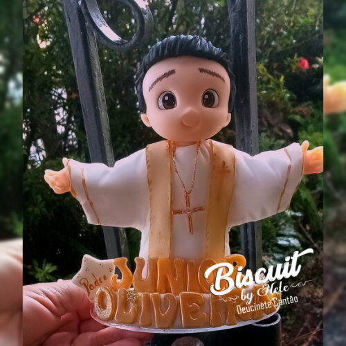 Topo de Bolo Personalizado Padre em Biscuit