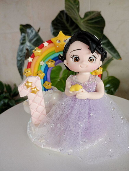 Topo de Bolo Princesinha Arco Íris em Biscuit
