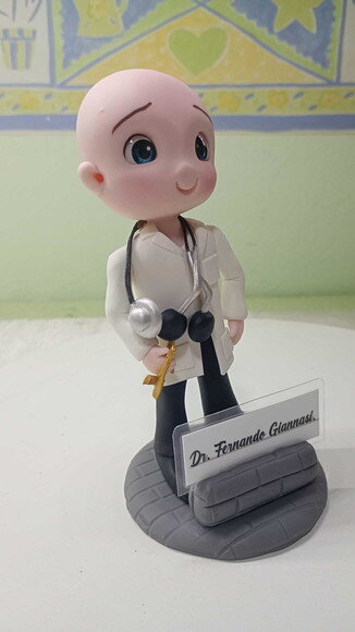 Toy Colecionável Médico em Biscuit 3