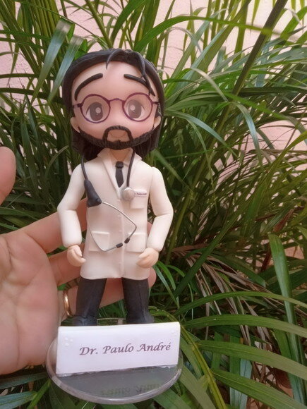 Toy Colecionável Médico em Biscuit 2