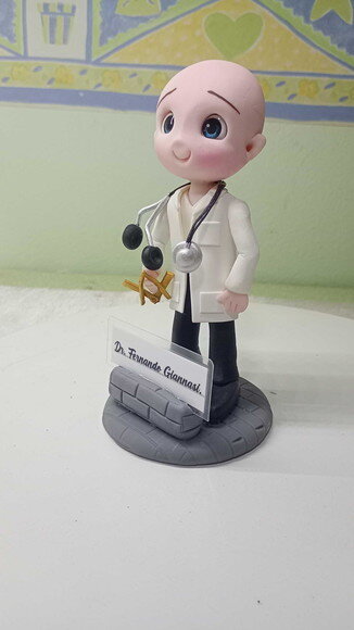 Toy Colecionável Médico em Biscuit 3