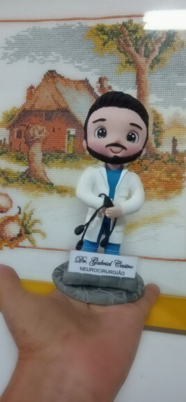 Toy Colecionável Médico Neurocirurgião em Biscuit